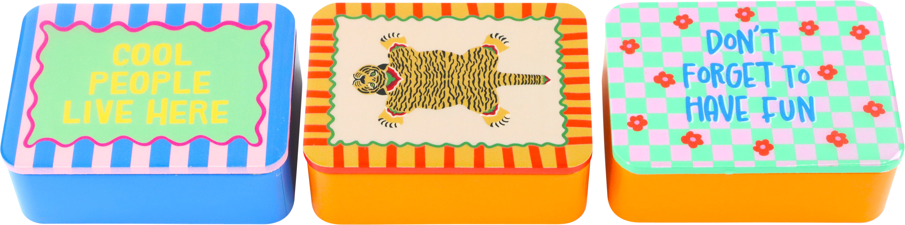 2235 WOODENBOXES TIN PARADE  S/3